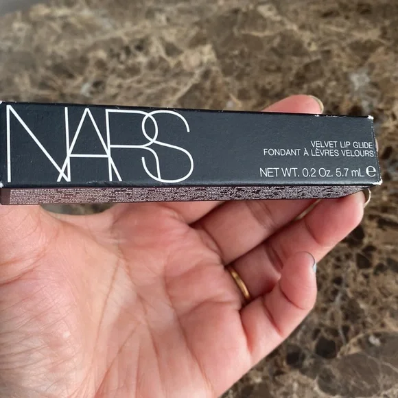 NARS VELVET LIP GLIDE (DANCETERIA
Fuchsia) - Picture 5 of 8